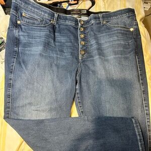 Torrid 24R Bombshell Skinny jeans